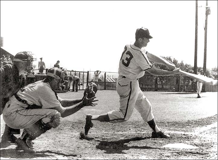 Del patio trasero al mundo: Historia del softbol