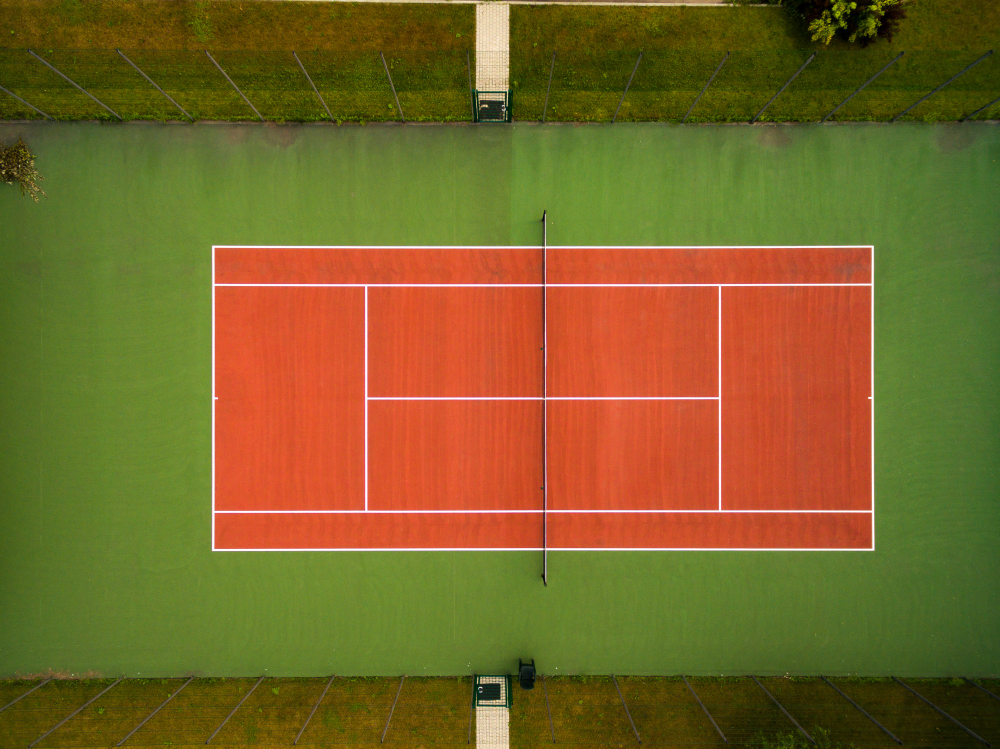 Diferentes tipos de canchas en tennis y qué significa jugar en ellas